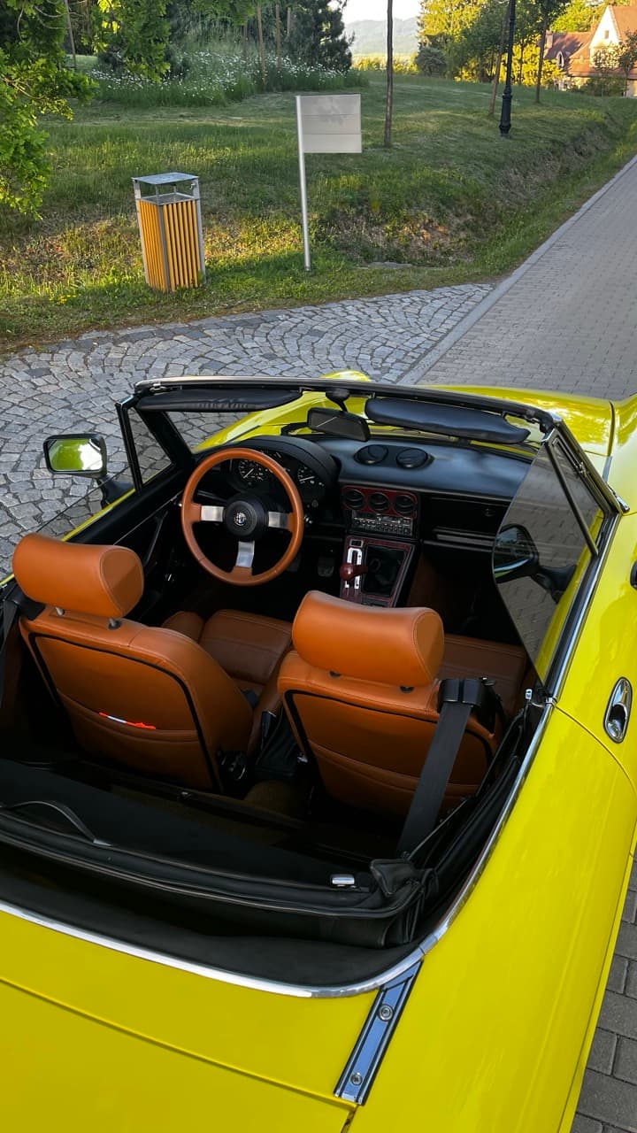 1989 Alfa Romeo SPIDER