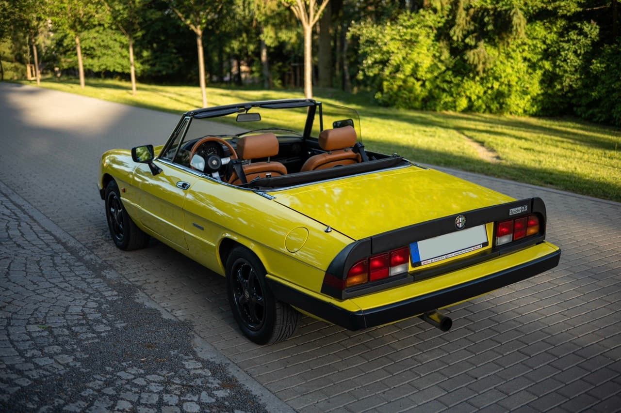 1989 Alfa Romeo SPIDER - 13