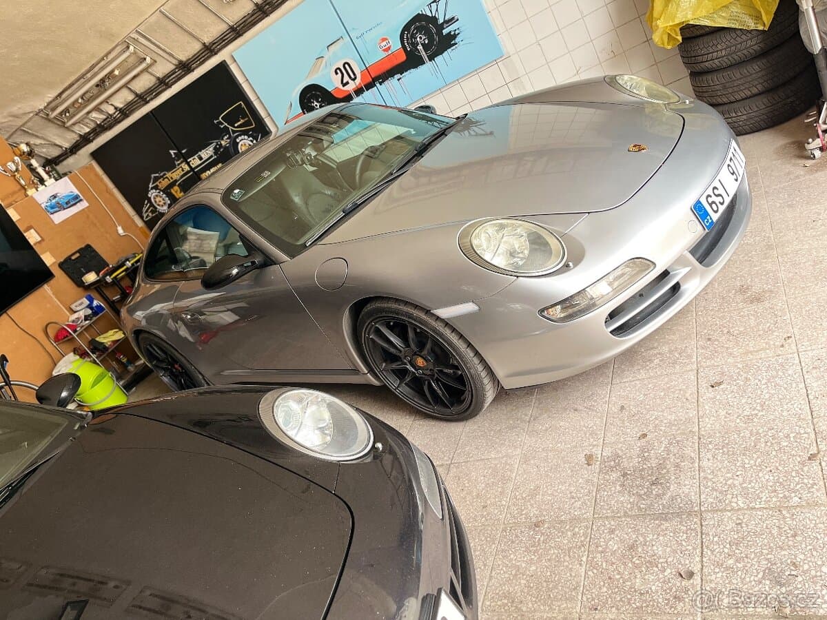 2005 Porsche 911 - 37