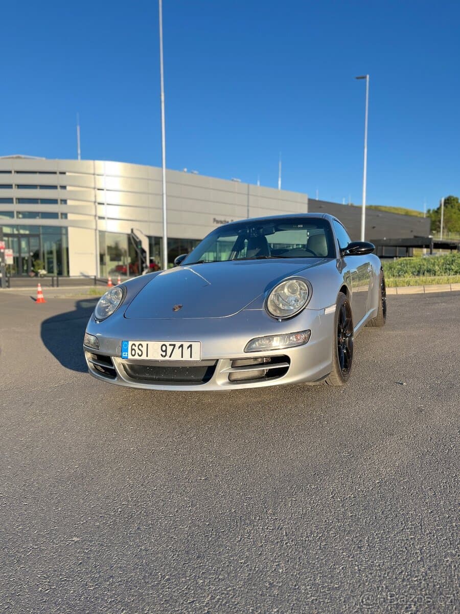 2005 Porsche 911 - 13