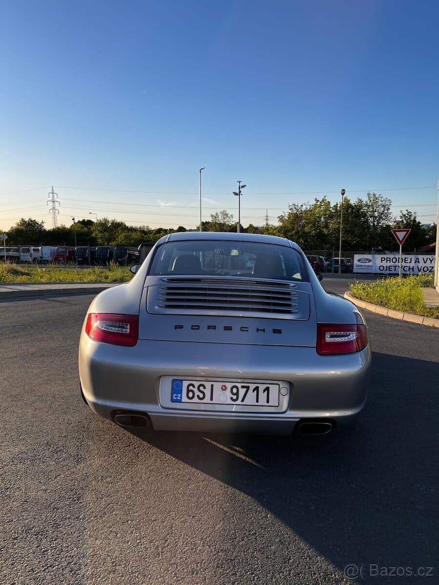 2005 Porsche 911 - 21