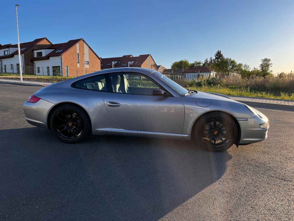 2005 Porsche 911 - 25