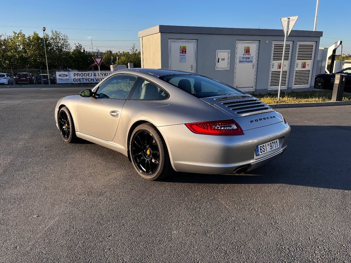 2005 Porsche 911 - 33