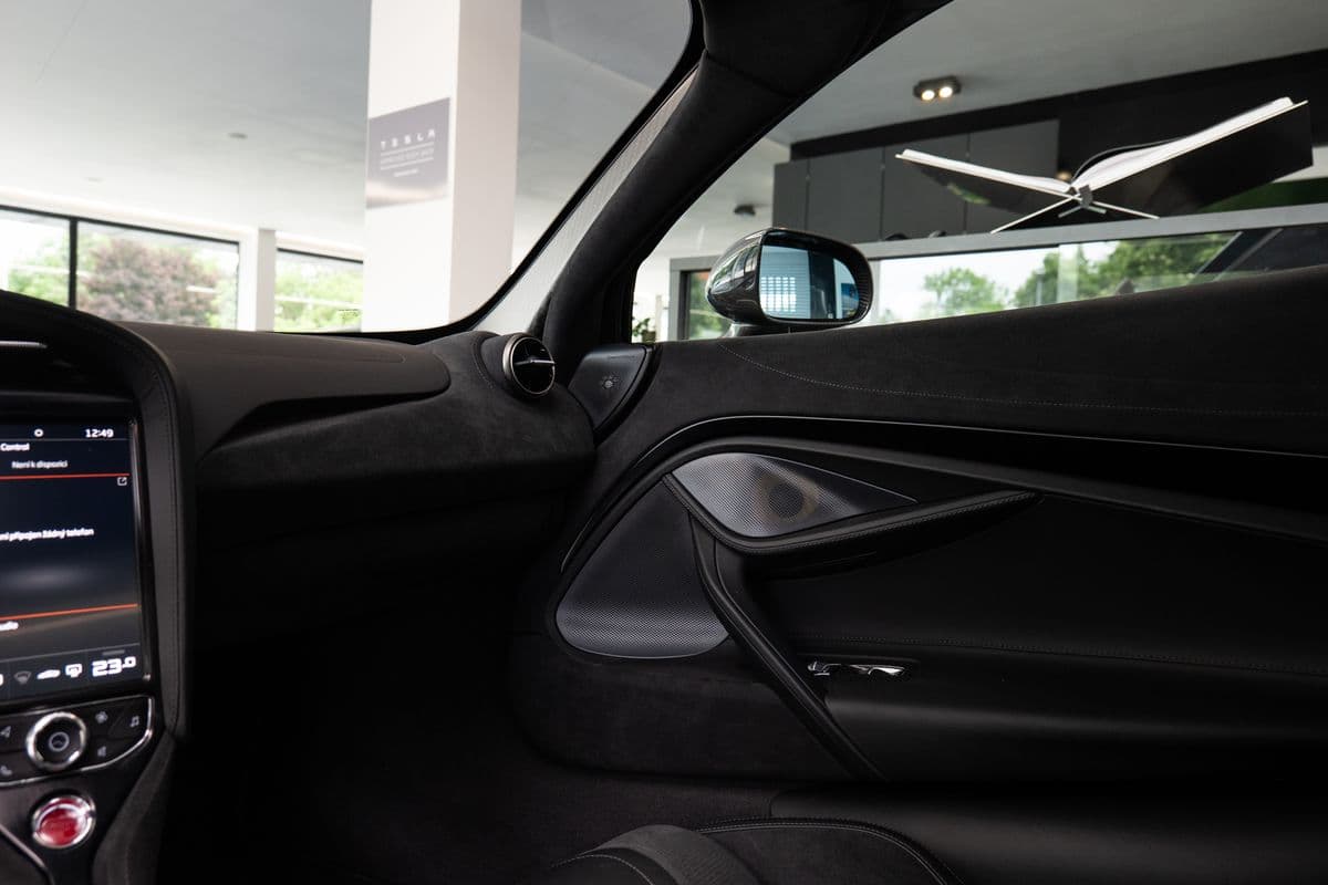 2022 McLaren 720S - 45