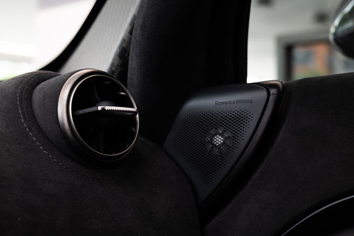 2022 McLaren 720S - 57
