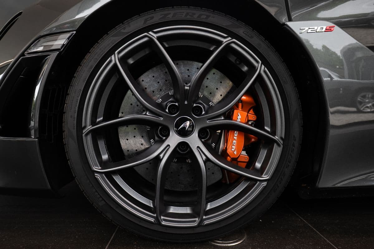 2022 McLaren 720S - 73