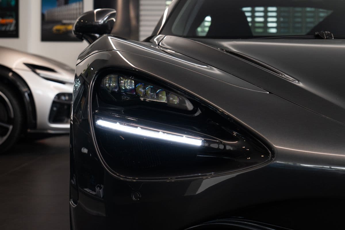 2022 McLaren 720S - 77