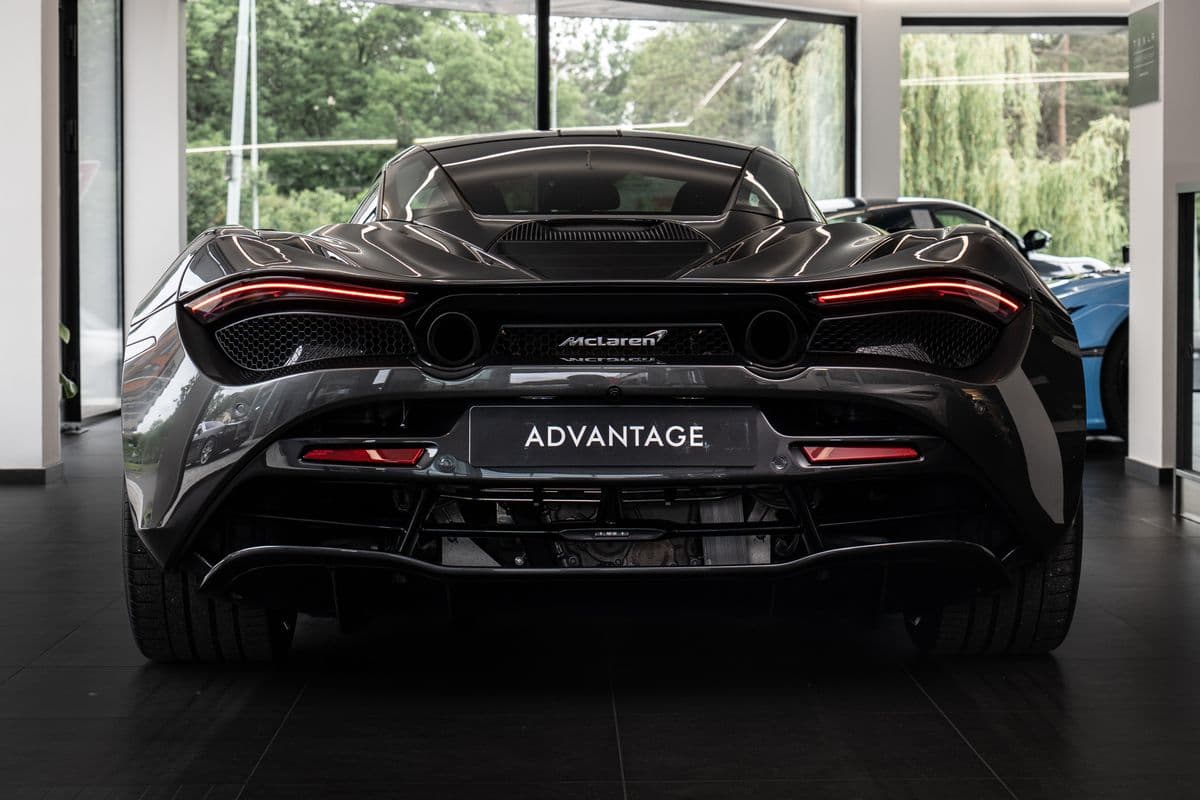2022 McLaren 720S - 9