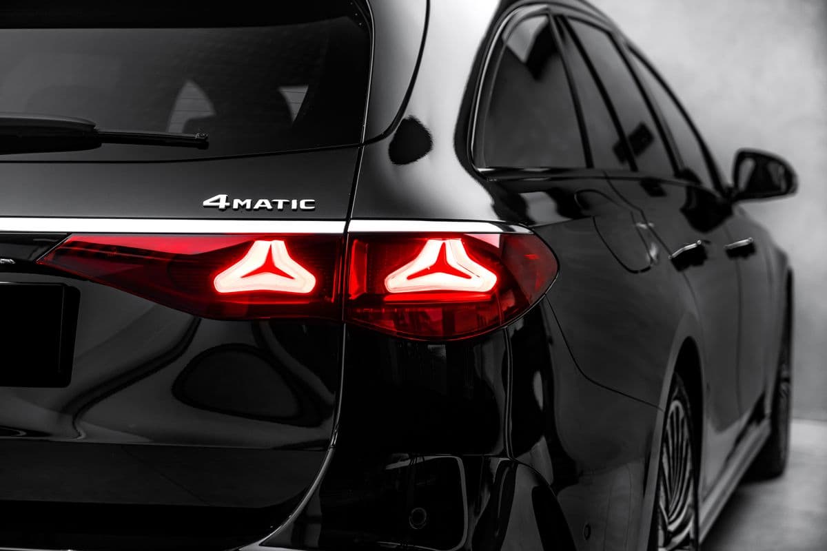 2025 Mercedes-Benz E-CLASS - 37