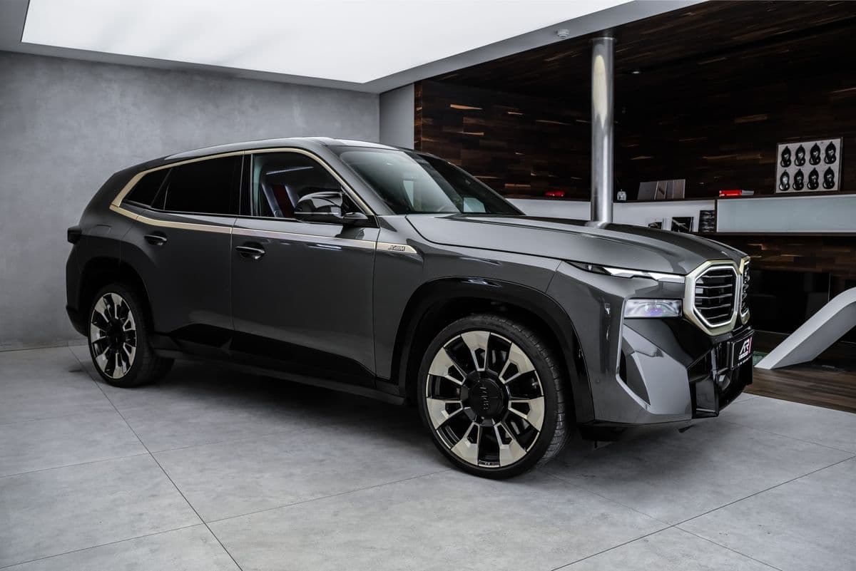 2023 BMW XM - 9