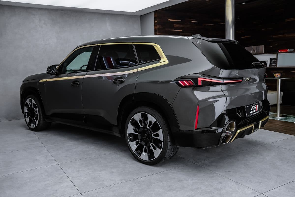 2023 BMW XM - 33