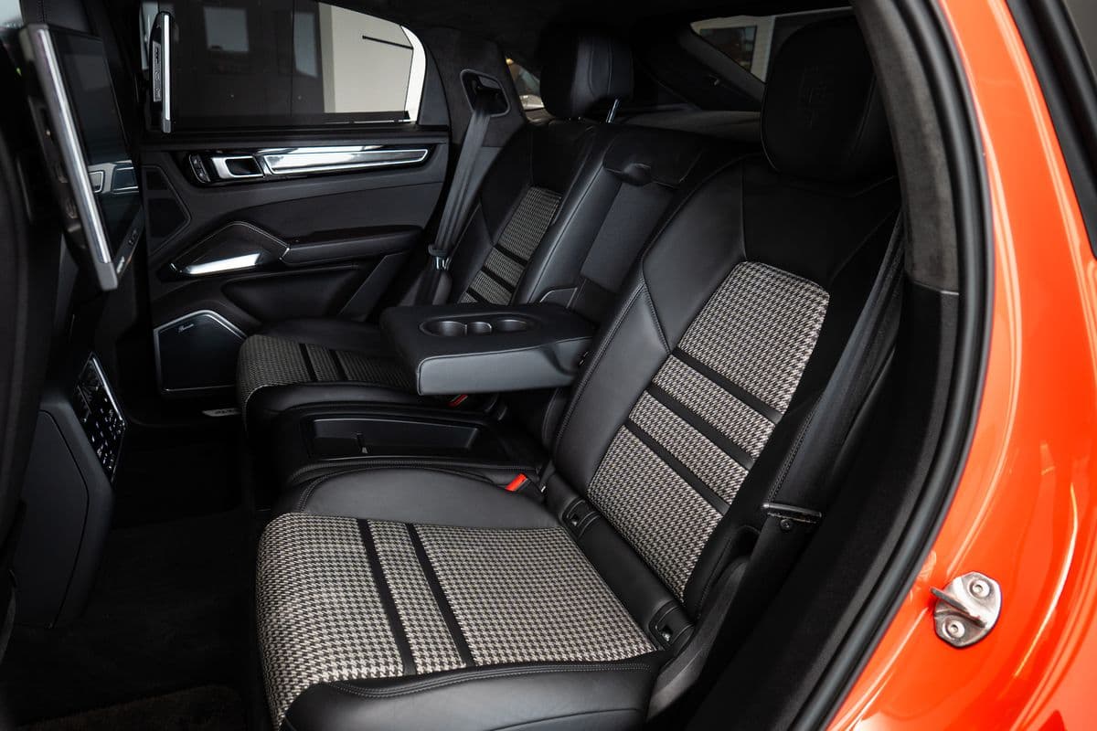 2019 Porsche CAYENNE - 37