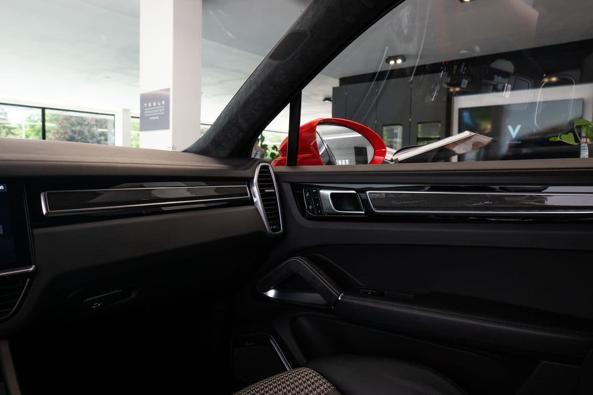 2019 Porsche CAYENNE - 61