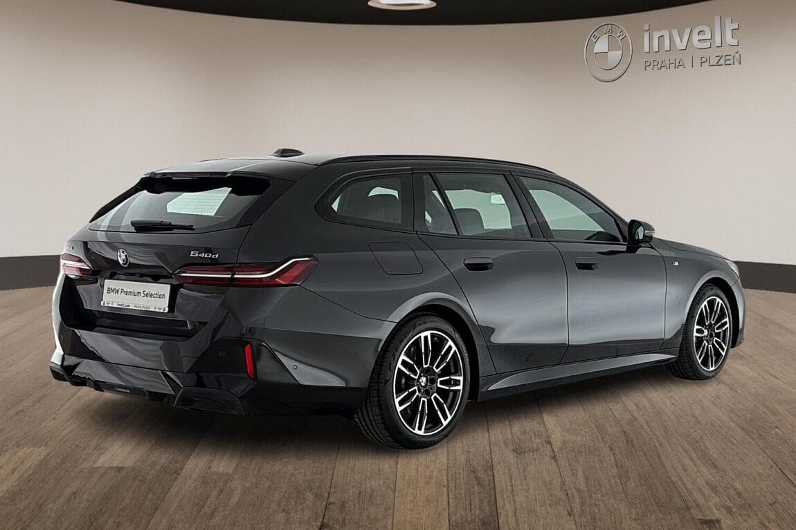 2025 BMW 5-SERIES - 9