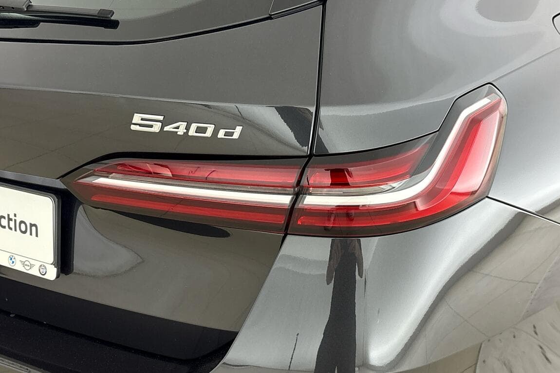 2025 BMW 5-SERIES - 17