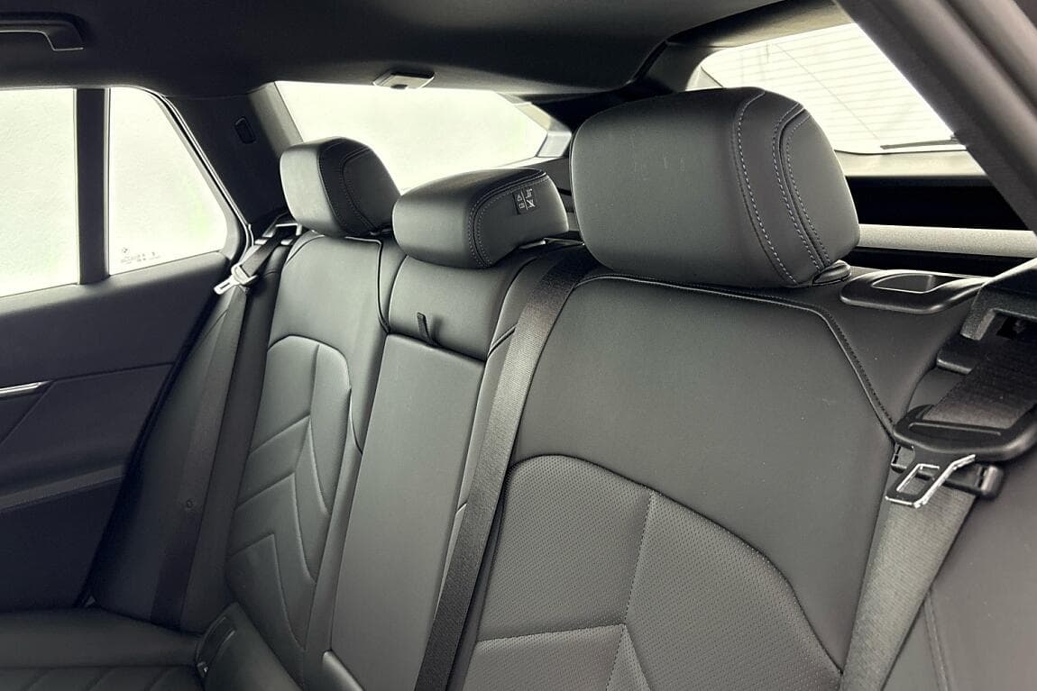 2025 BMW 5-SERIES - 29