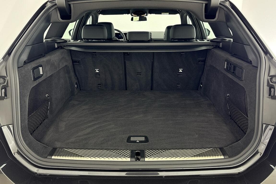 2025 BMW 5-SERIES - 33
