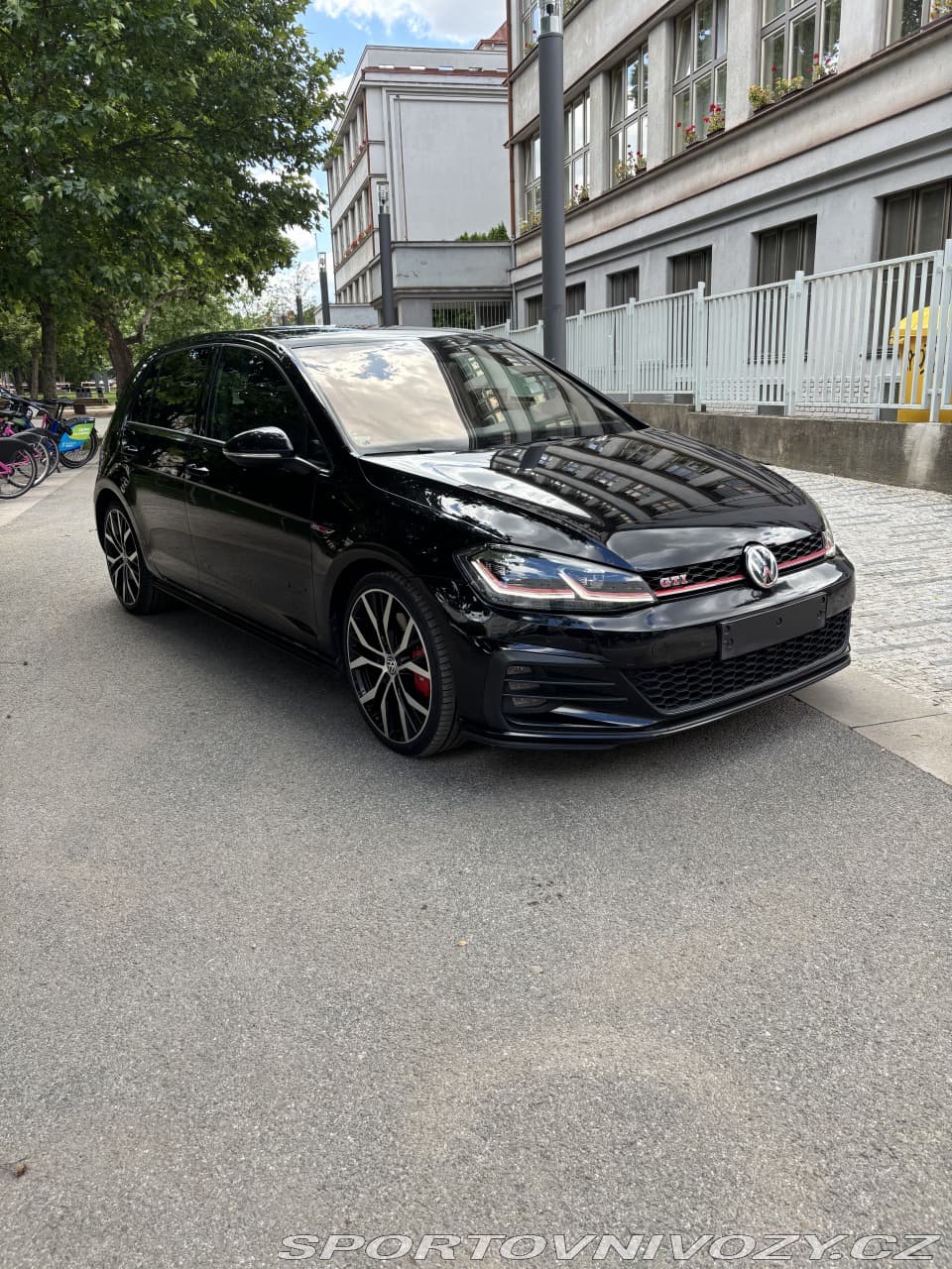 2017 Volkswagen GOLF