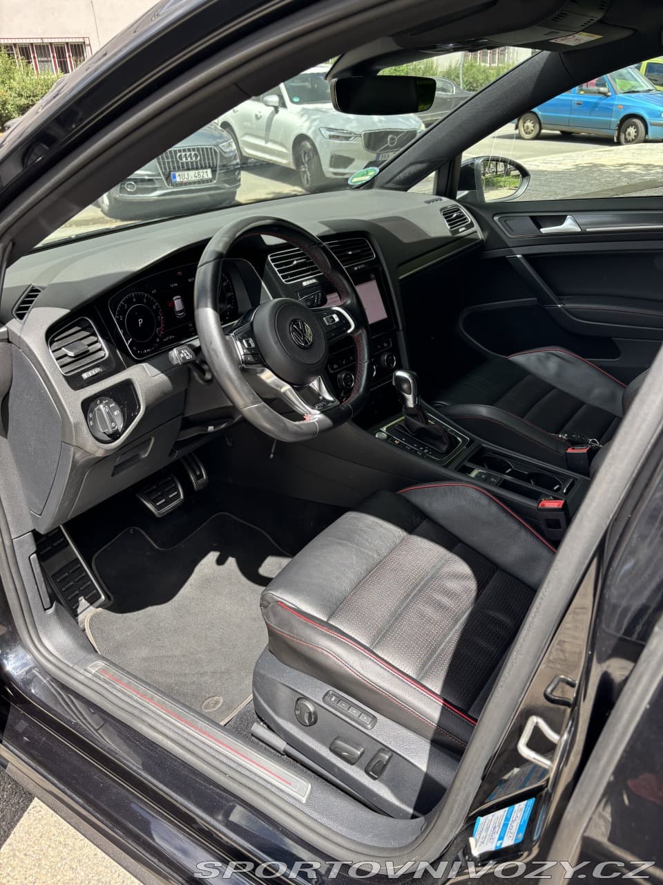2017 Volkswagen GOLF - 25