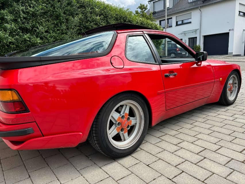 1985 Porsche 944 - 9