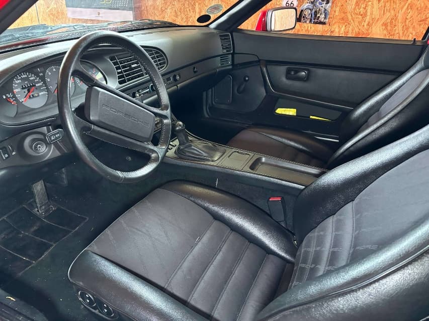 1985 Porsche 944 - 25