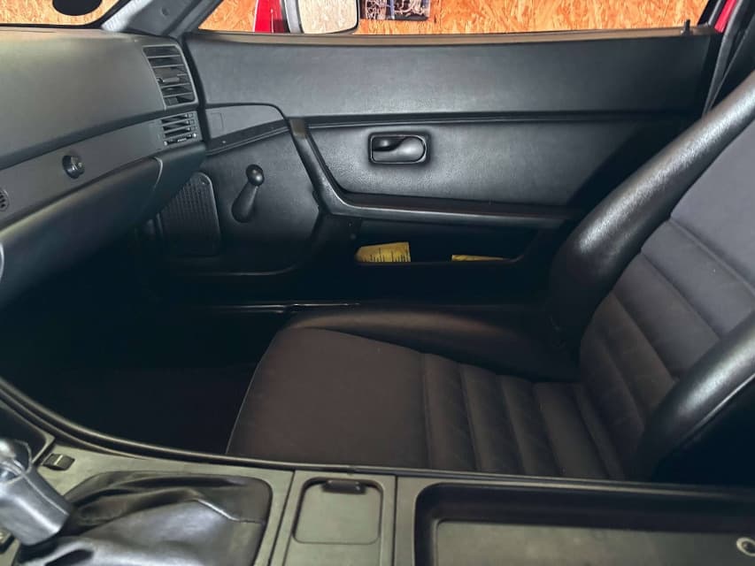 1985 Porsche 944 - 33