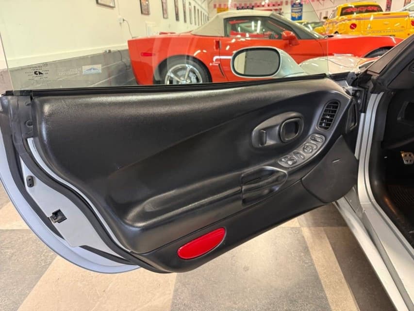 1998 Chevrolet CORVETTE - 45
