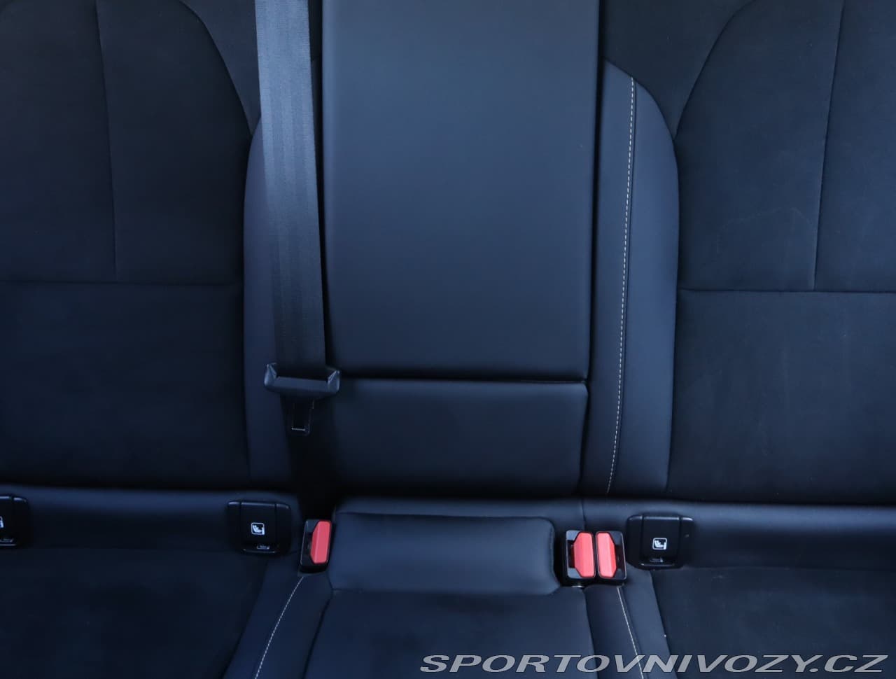 2022 Volvo C40 - 37