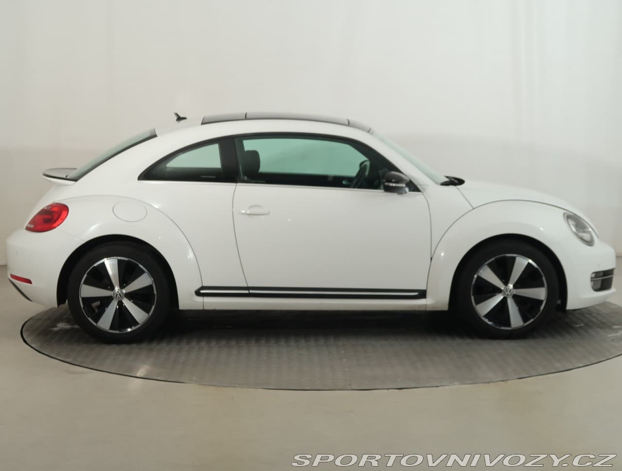 2012 Volkswagen BEETLE - 21