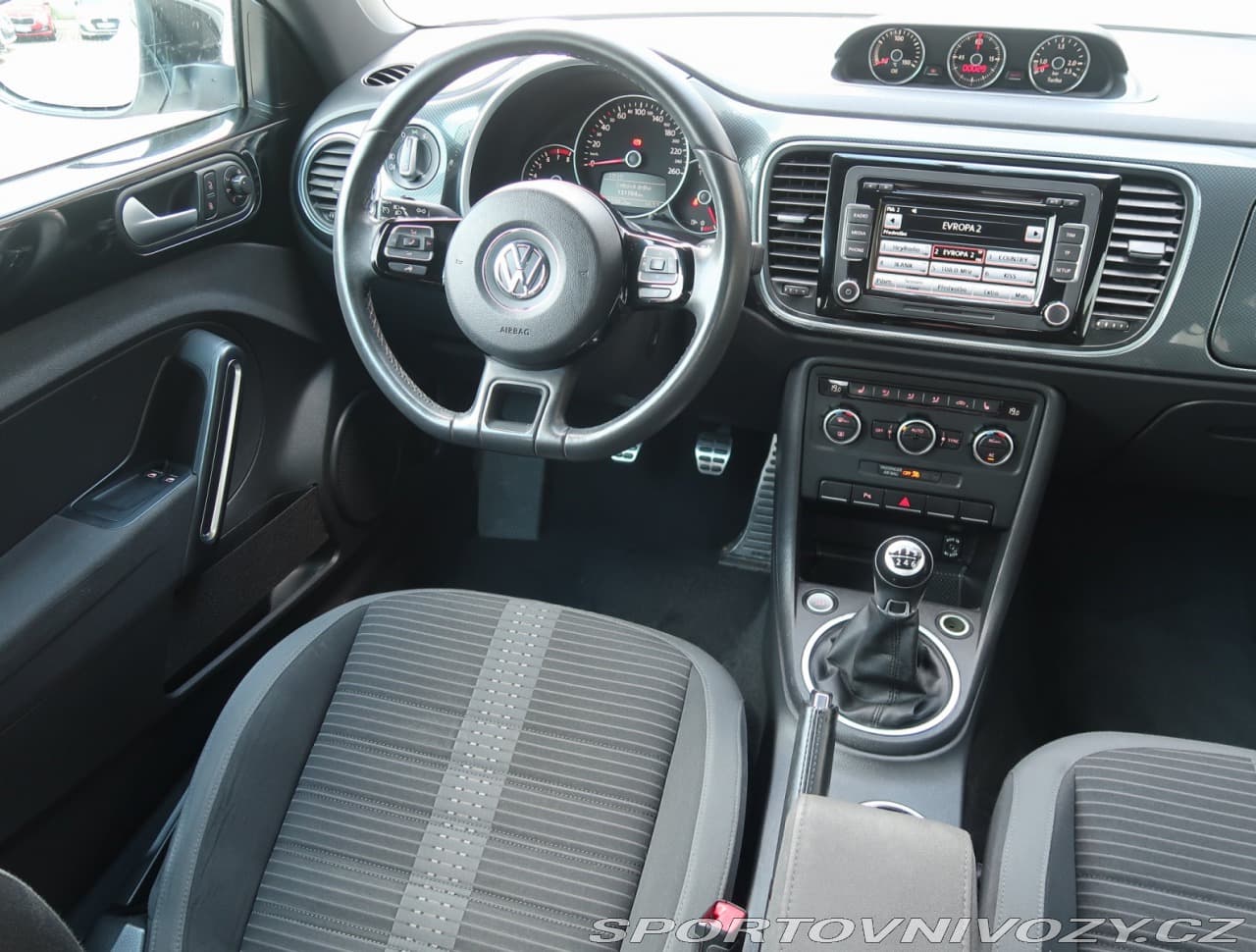 2012 Volkswagen BEETLE - 25