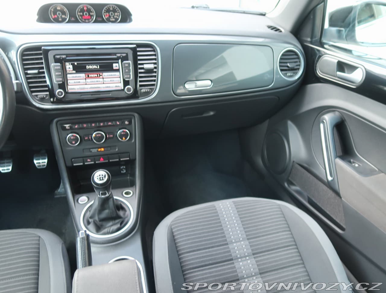 2012 Volkswagen BEETLE - 29