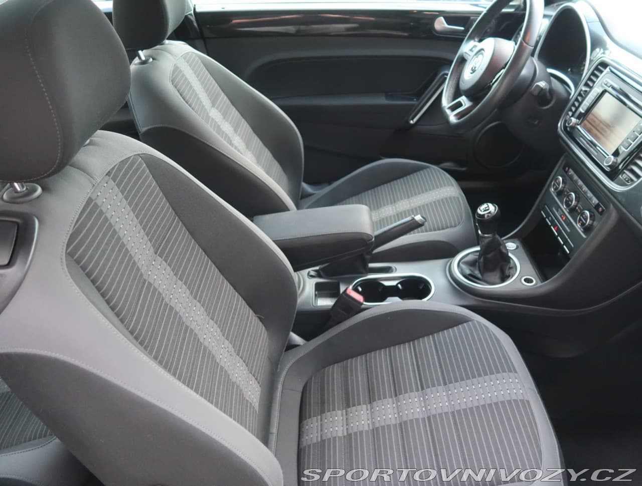 2012 Volkswagen BEETLE - 33