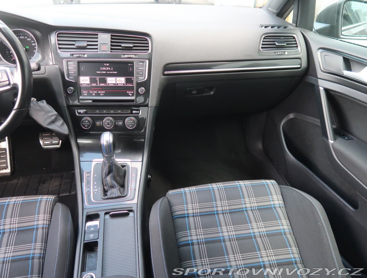 2015 Volkswagen GOLF - 8