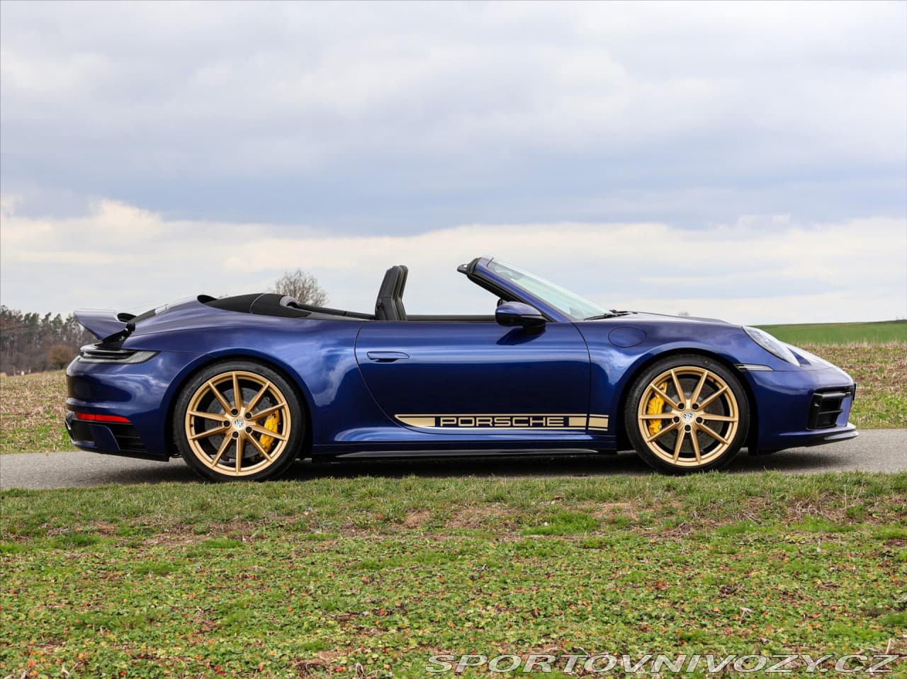 2021 Porsche 911 - 16