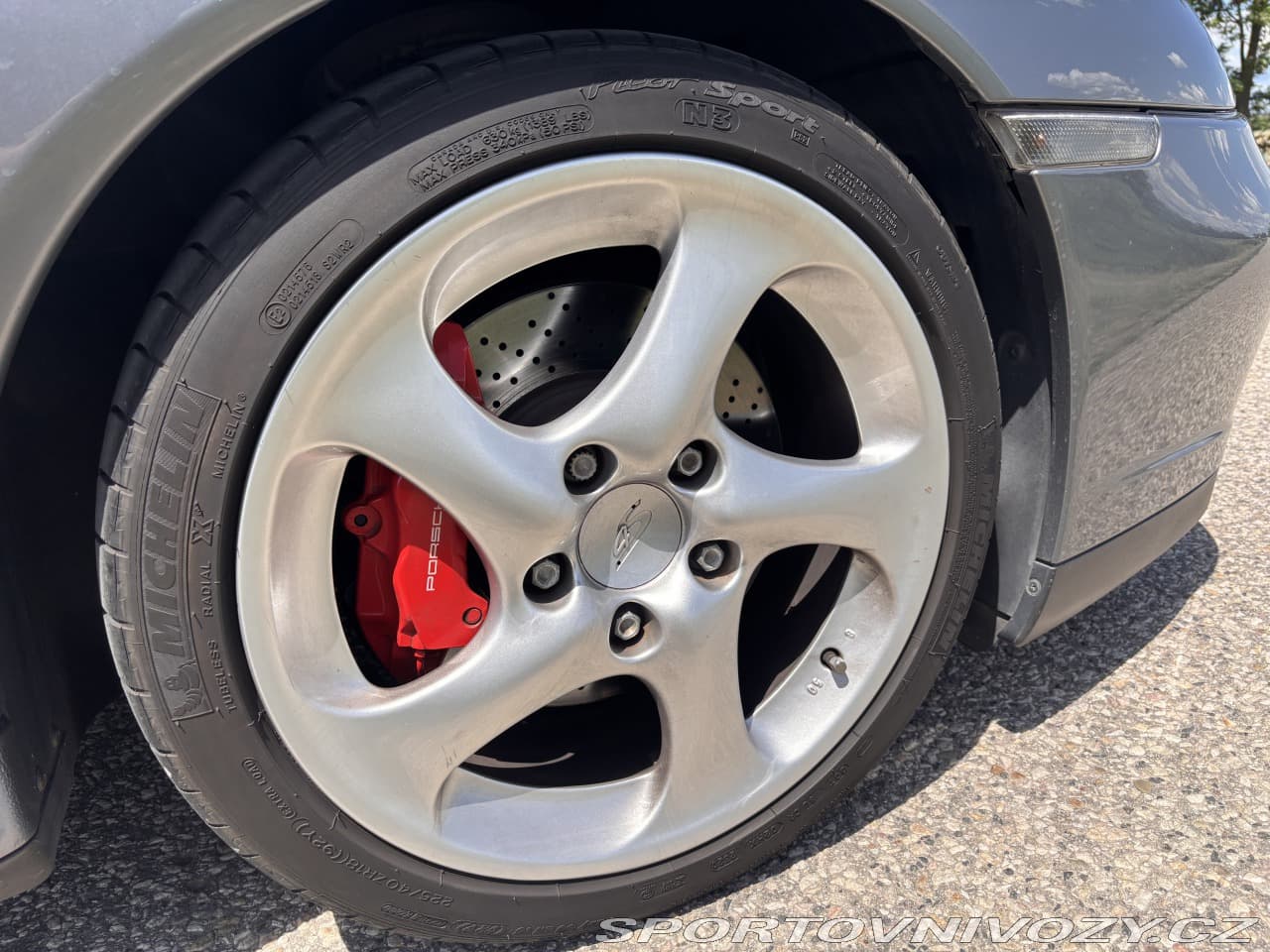 2004 Porsche 911 - 12