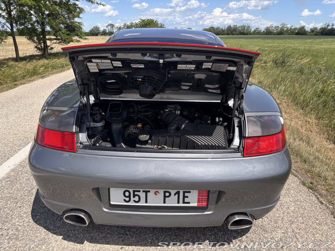 2004 Porsche 911 - 19