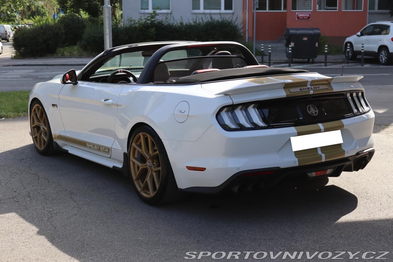 2021 Ford MUSTANG - 25