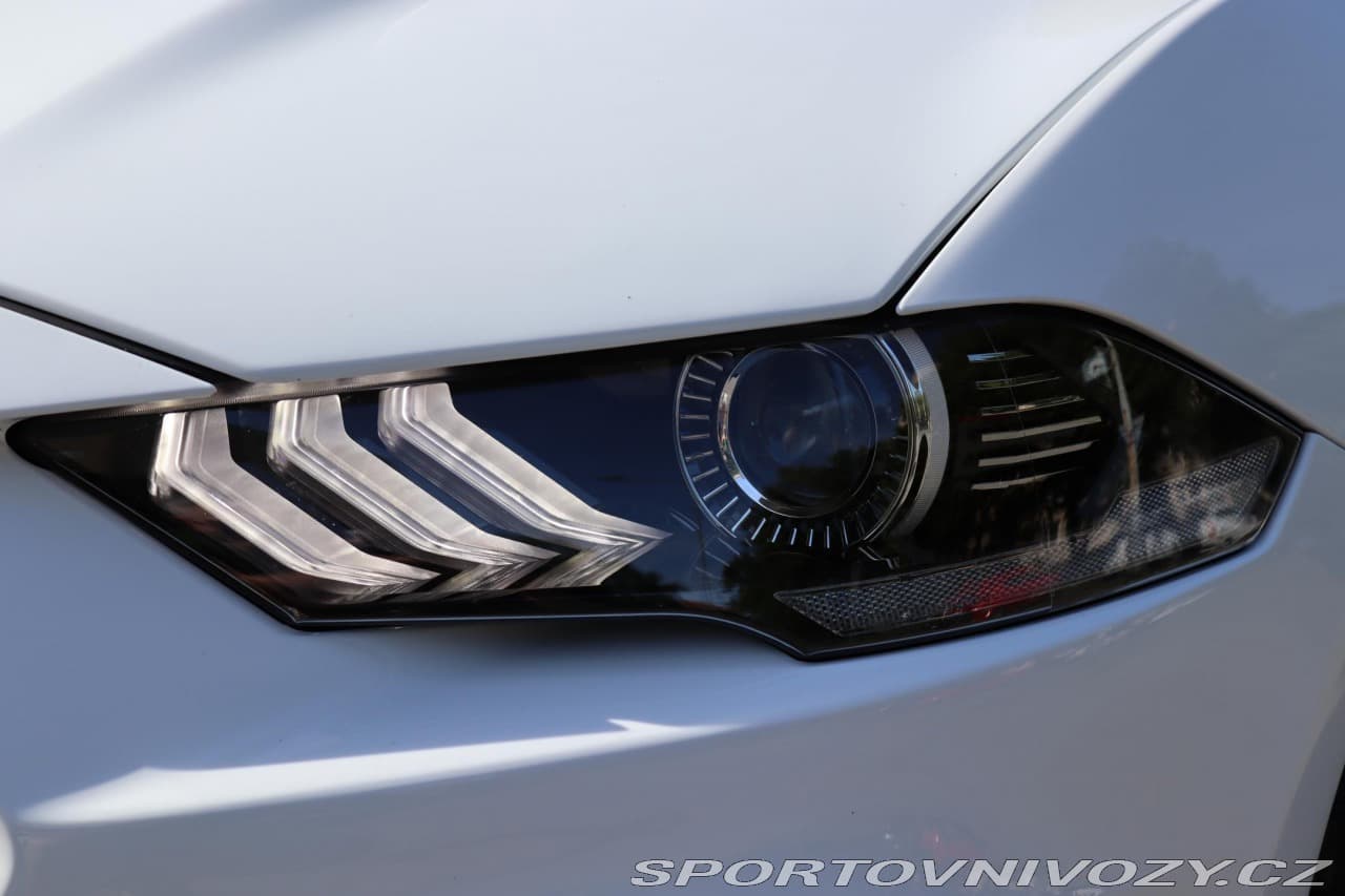 2021 Ford MUSTANG - 7