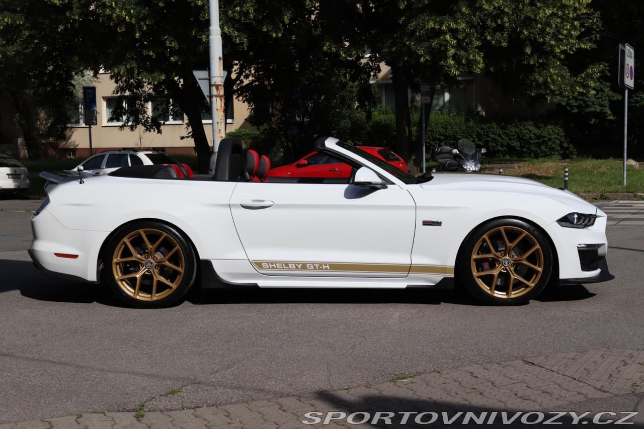 2021 Ford MUSTANG - 17