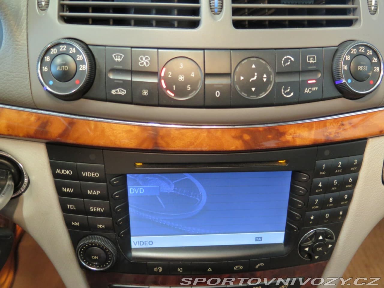 2004 Mercedes-Benz E-CLASS - 10