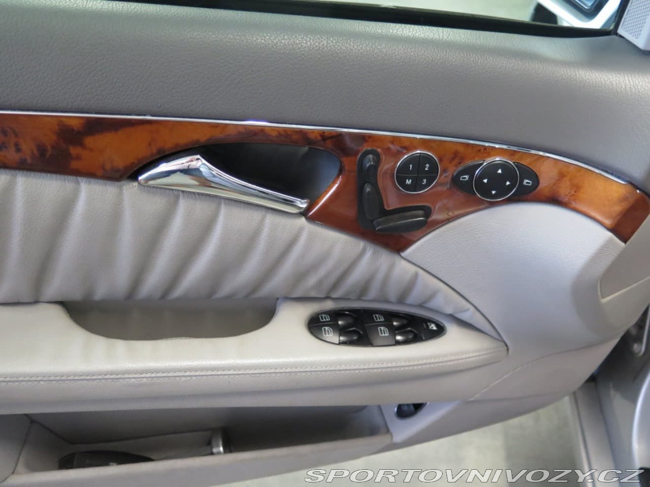2004 Mercedes-Benz E-CLASS - 12