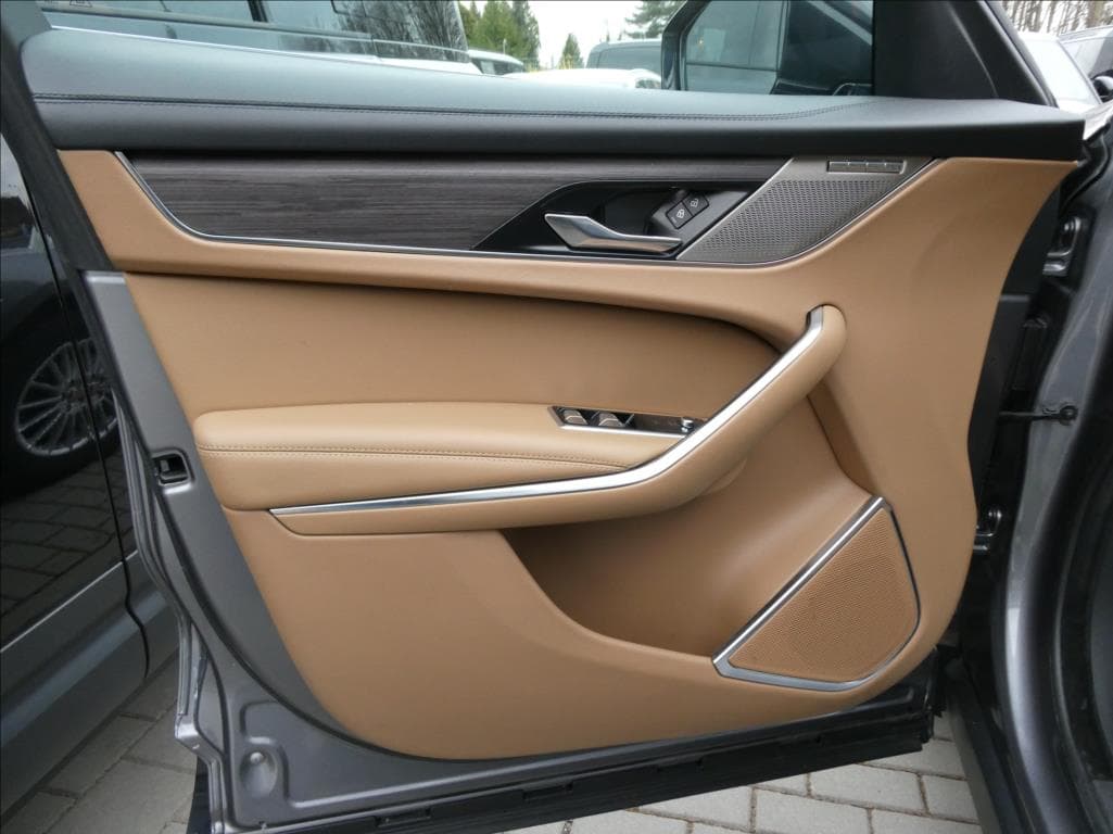 2022 Jaguar F-PACE - 34