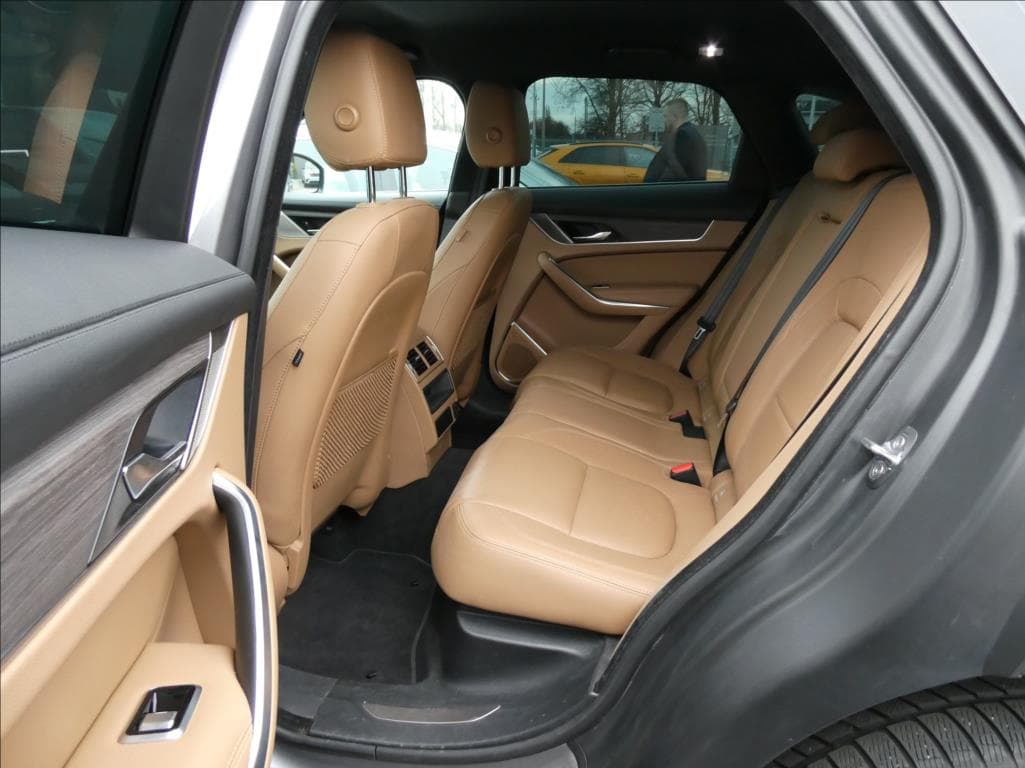 2022 Jaguar F-PACE - 40