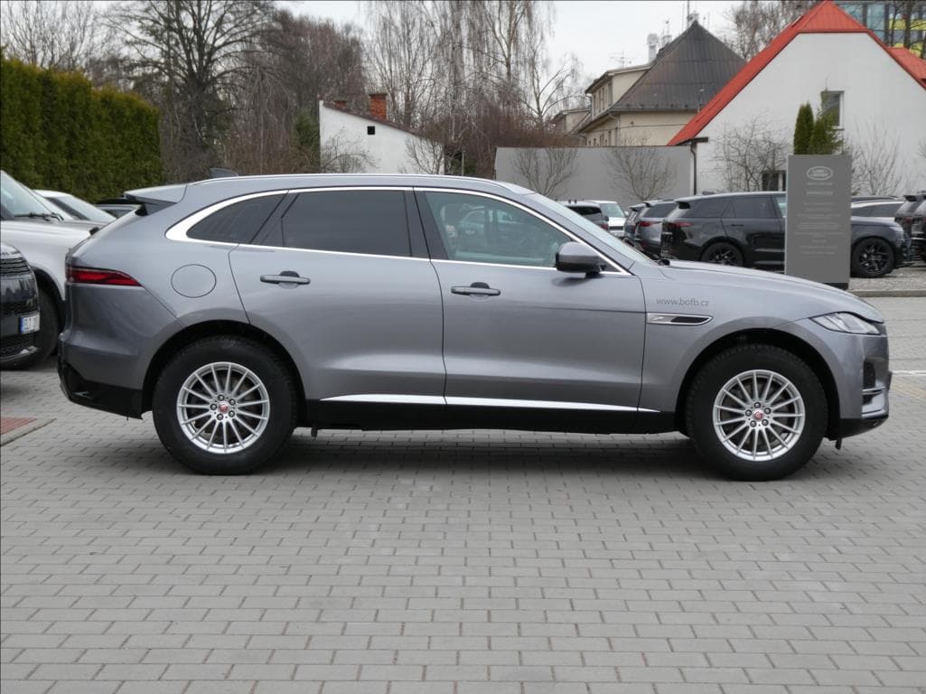 2022 Jaguar F-PACE - 16