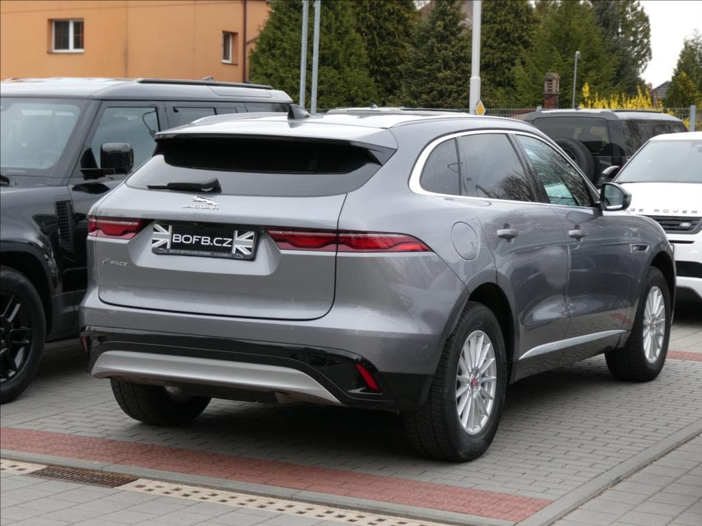 2022 Jaguar F-PACE - 19