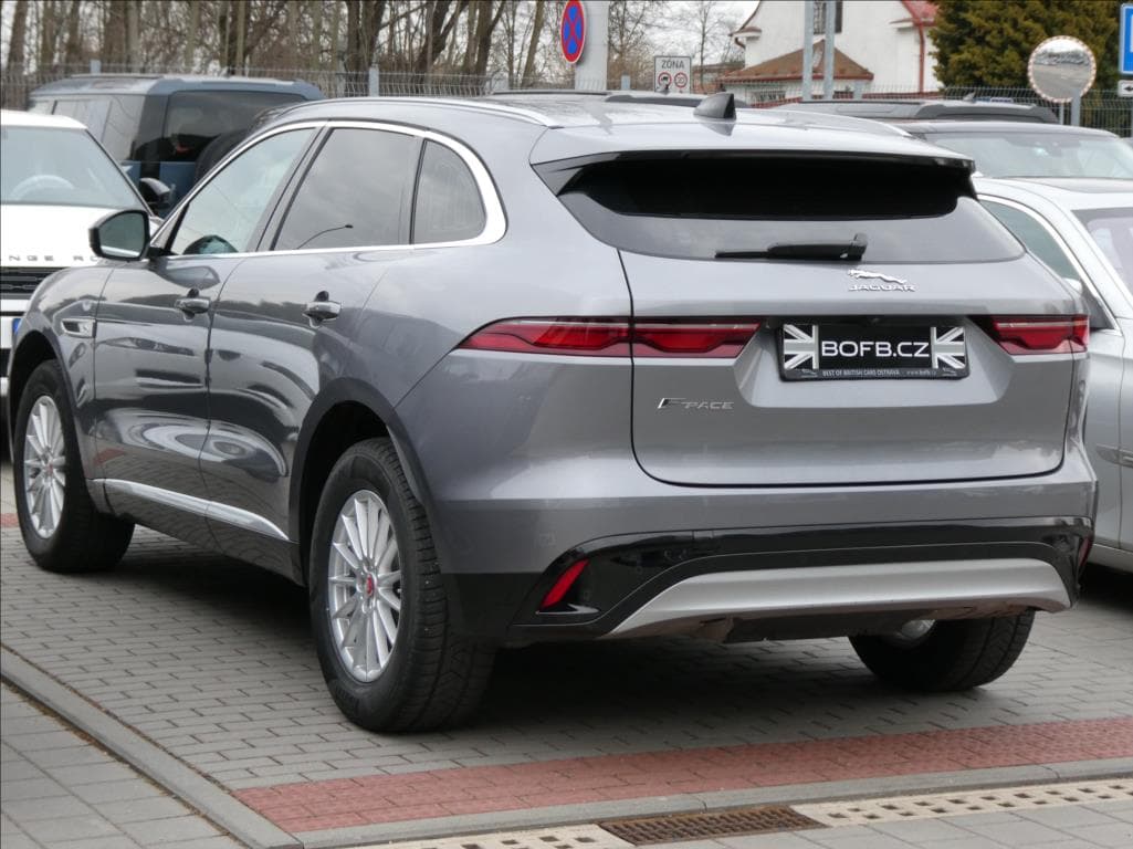 2022 Jaguar F-PACE - 25
