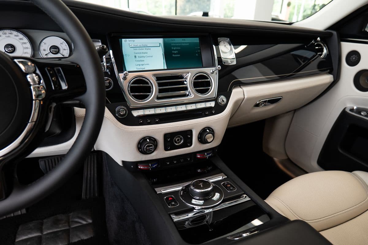 2016 Rolls-Royce GHOST - 37