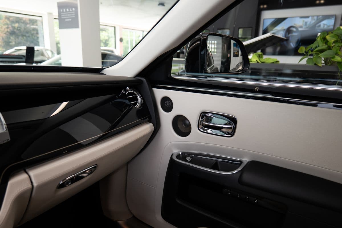 2016 Rolls-Royce GHOST - 52