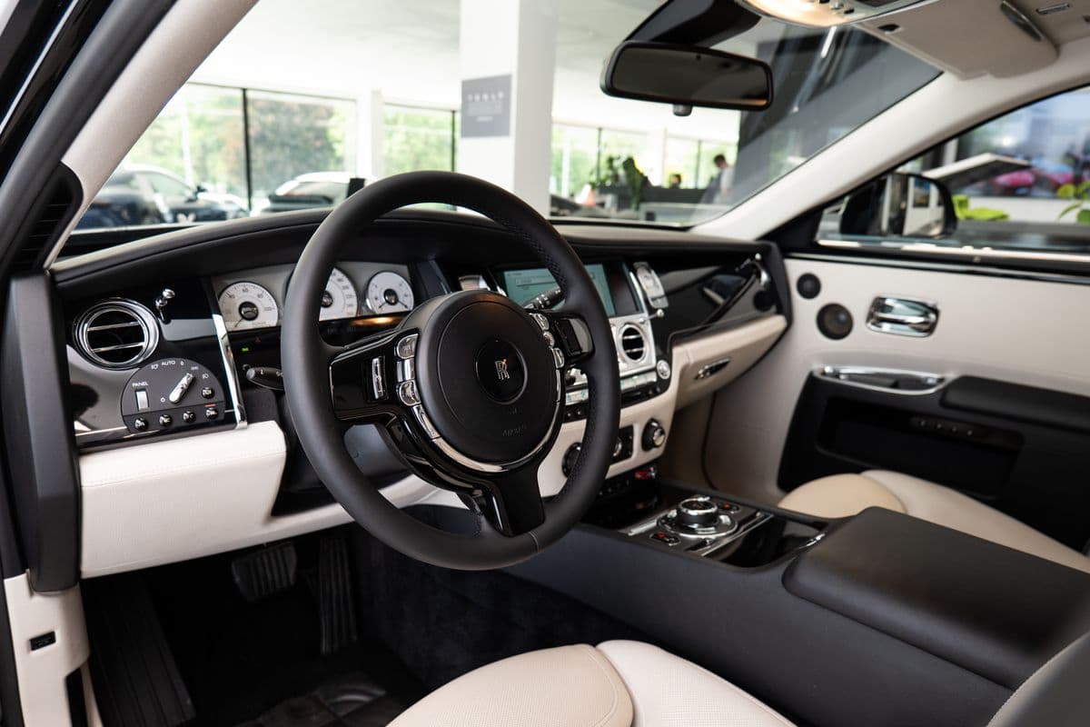 2016 Rolls-Royce GHOST - 13