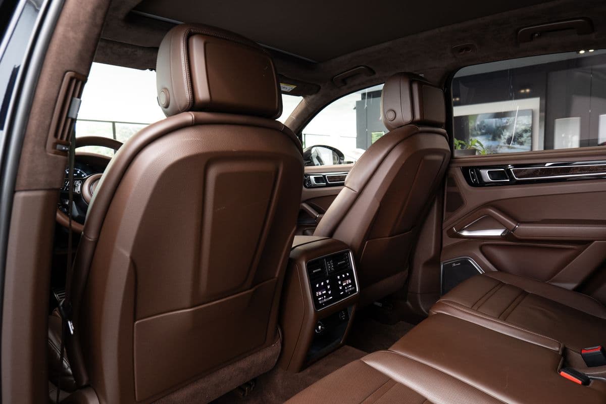 2018 Porsche CAYENNE - 28
